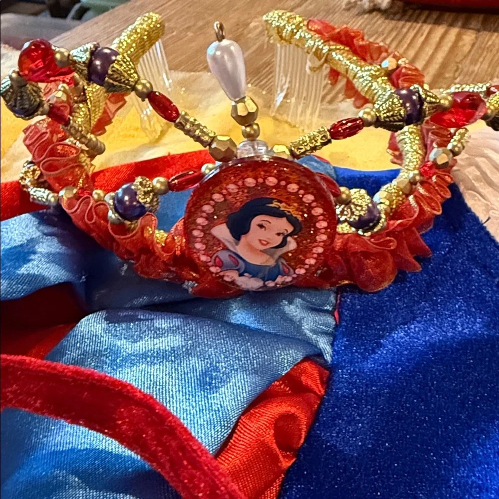 Disney Snow White dress / purse / crown and Barbie size M 7/8 - Picture 5 of 9